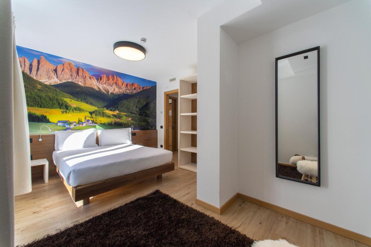 Yugogo Pellico 8 Centro Aparthotel *